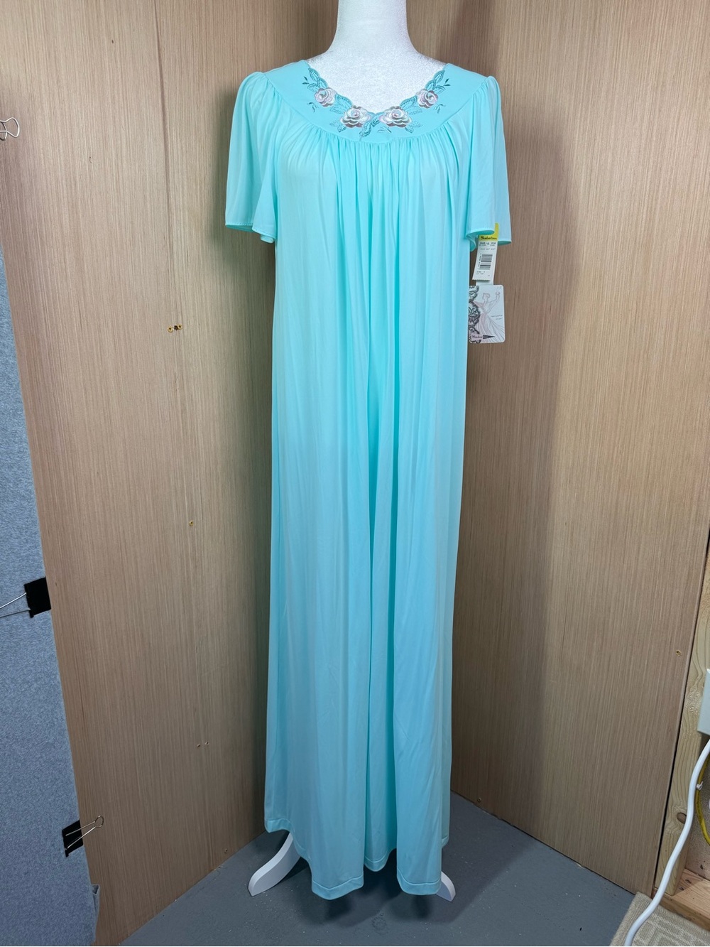 Vintage NWT Shadowline Petal Flutter Sleeve Long Nightgown -  SeaFoam  33280 Med